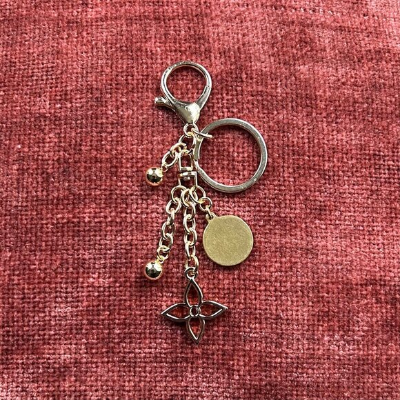 New STAR AND CLOVER Bag Charm Gold Tone⭐ - Picture 6 of 7